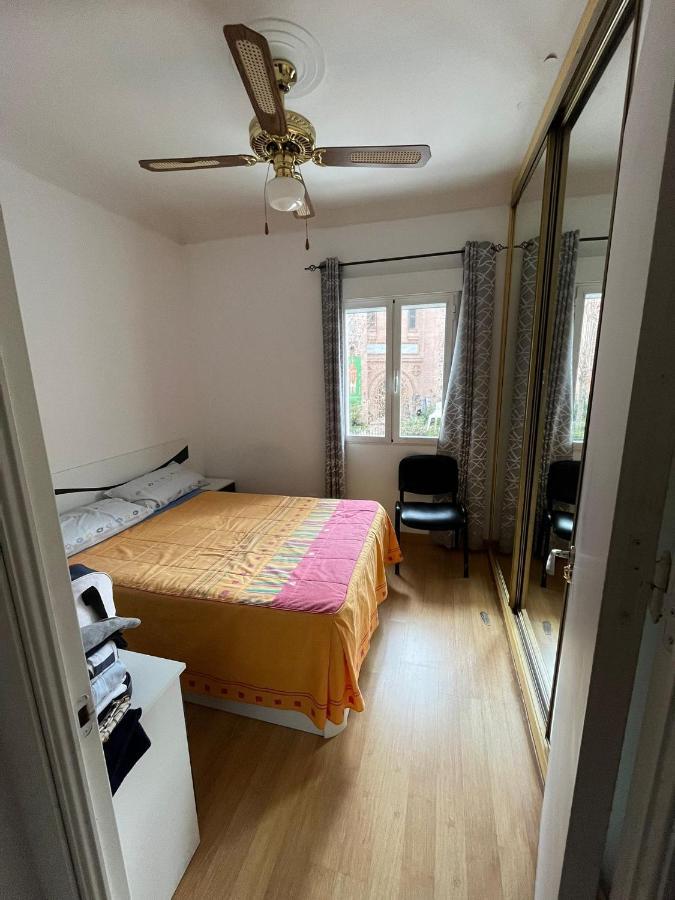 habitación matrimonial en piso compartido en el centro de Madrid Exterior foto